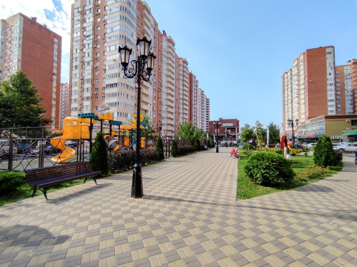 Шикарные апартаменты с видом на парк Галицкого Краснодар Экстерьер фото